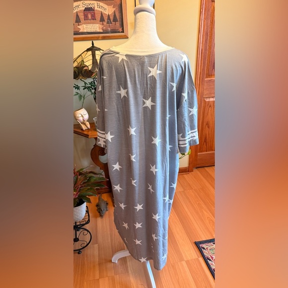 NWOT Women’s XXL Nightgown Sleepwear Gray W White Stars Viscose Polyester - Picture 2 of 8